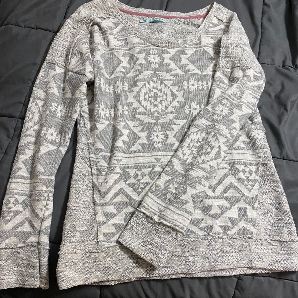 Gray sweatshirt